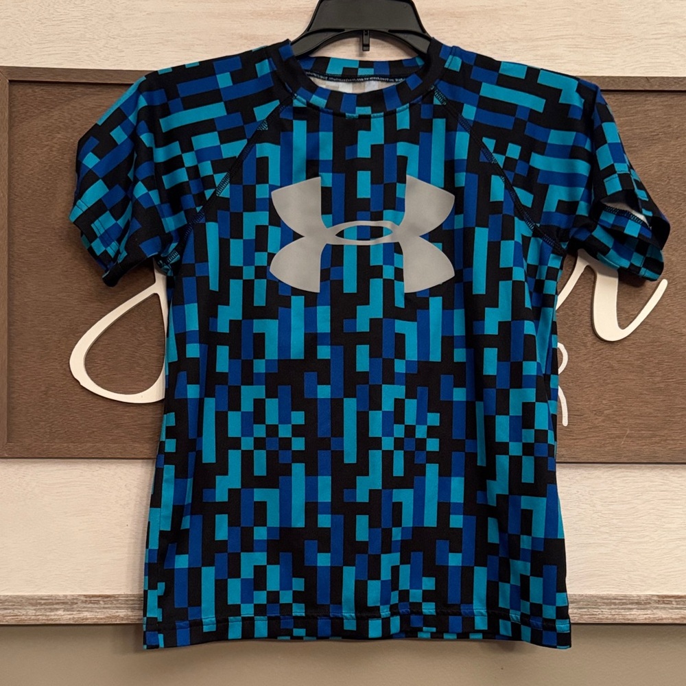 Under Armour Blue and Black Short Sleeve Tee Youth Small